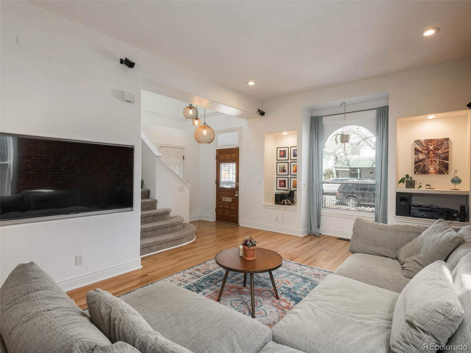 174 W Byers Place