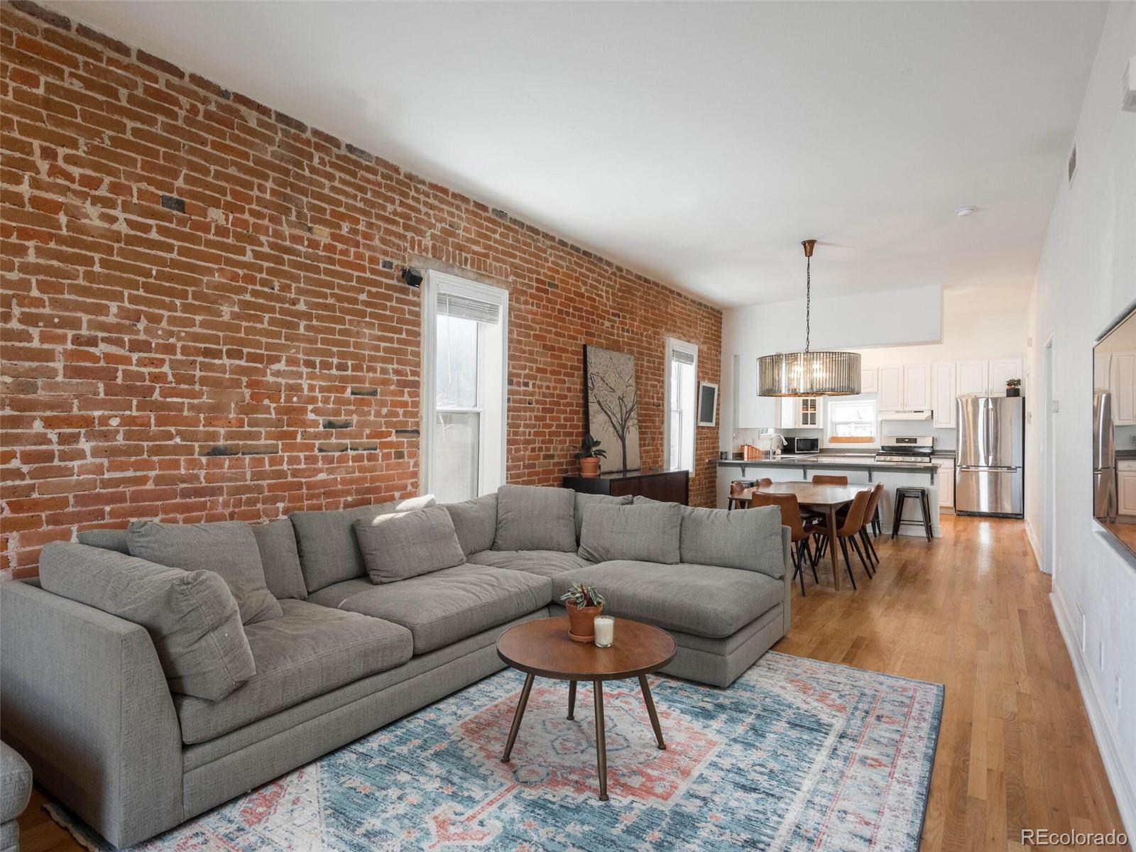 174 W Byers Place