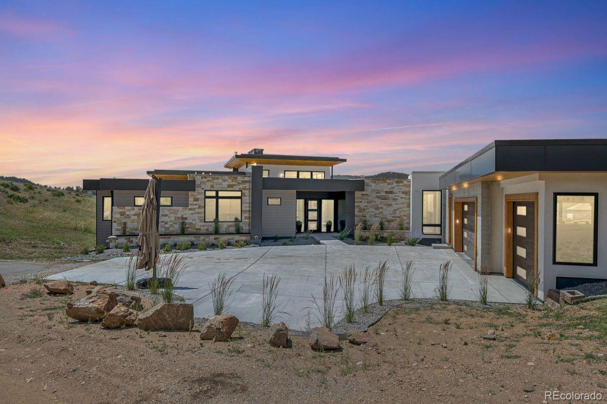 545 Strada Rossa Road