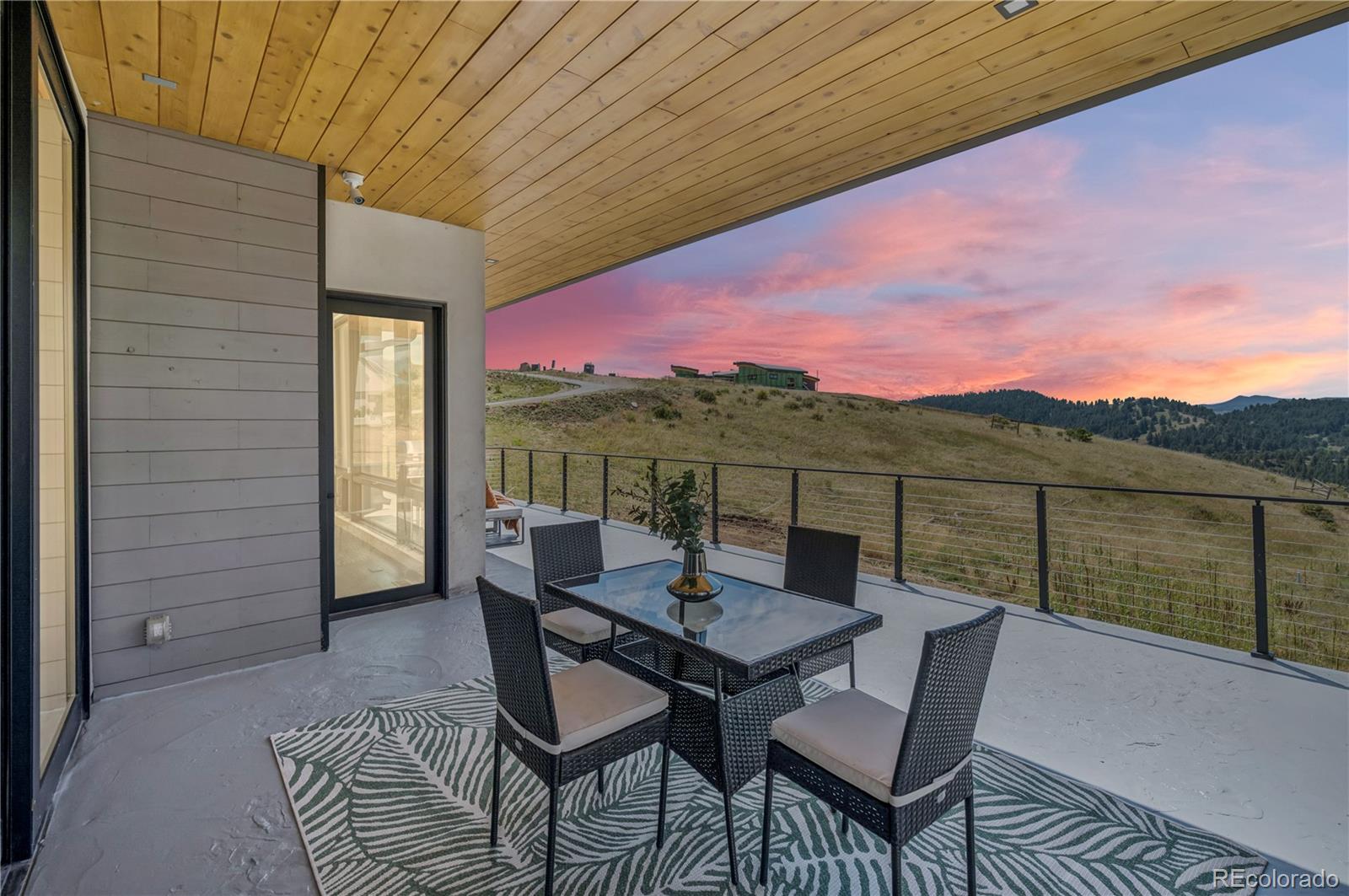545 Strada Rossa Road