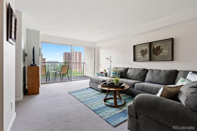 2 Adams Street Unit: 806