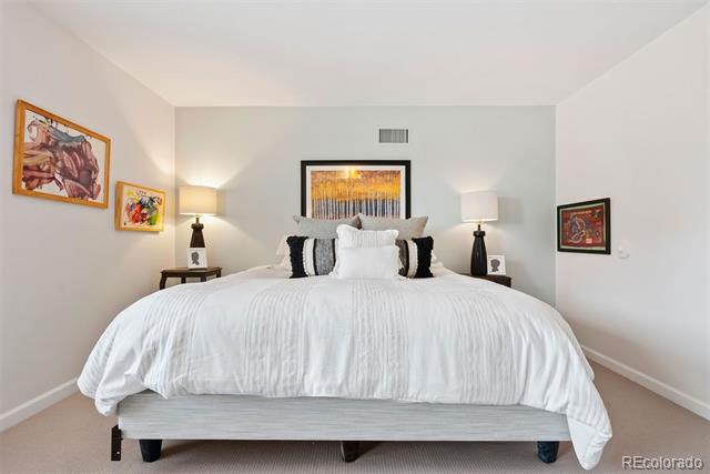 2 Adams Street Unit: 806