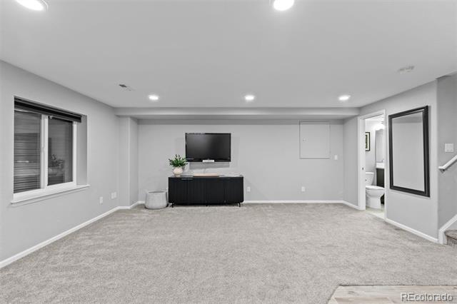 10087 Blackbird Circle
