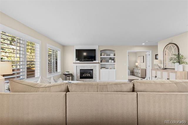 10087 Blackbird Circle