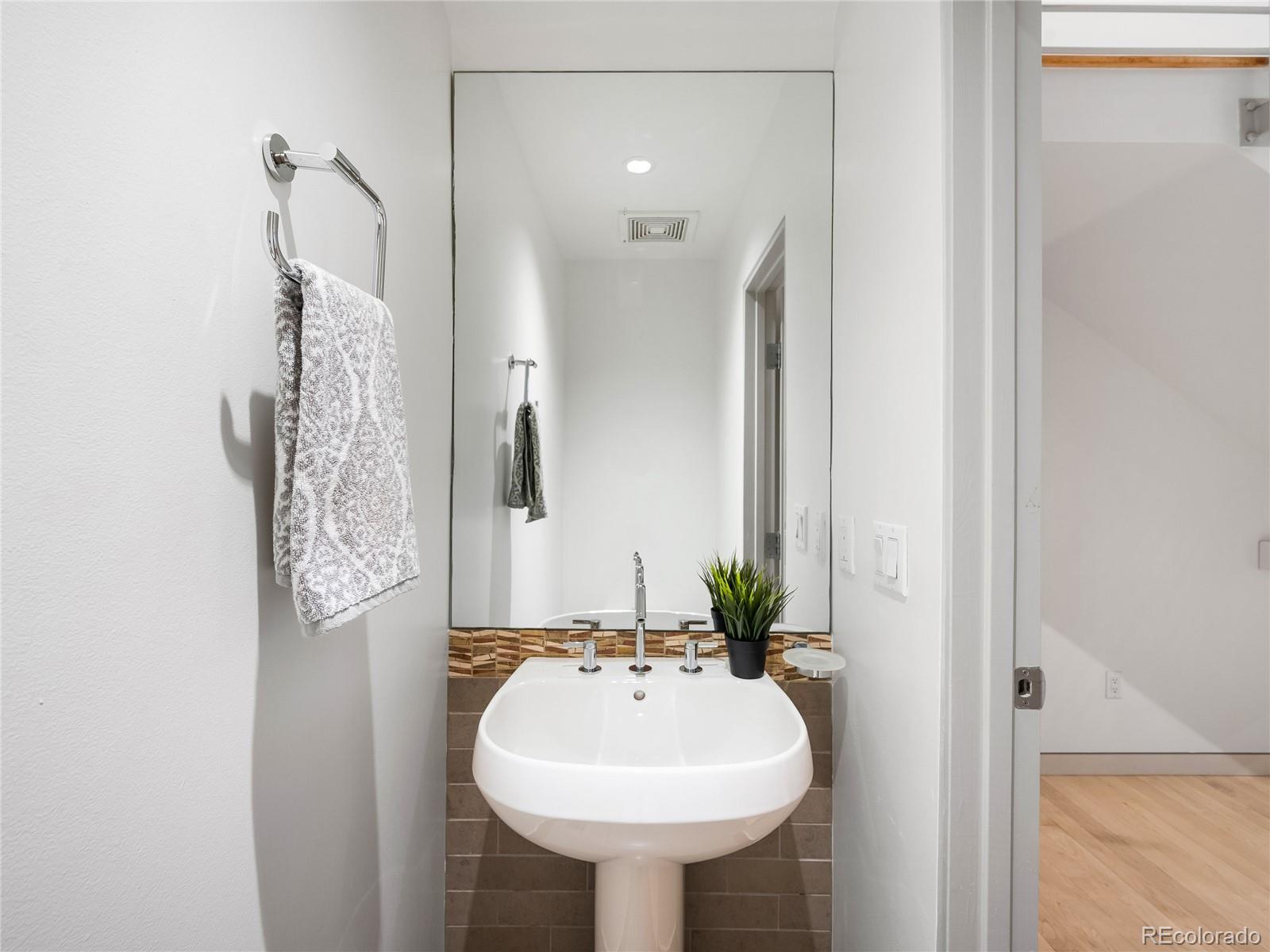 1479 Delgany Street Unit: 4