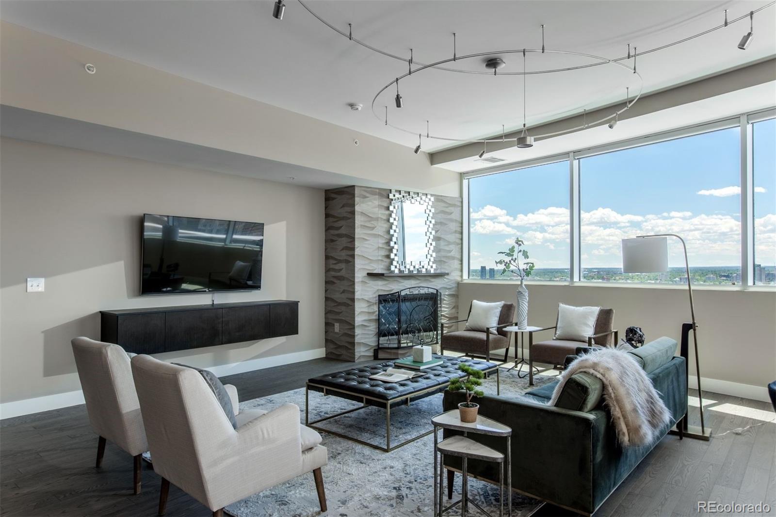 2001 Lincoln Street Unit: 2823