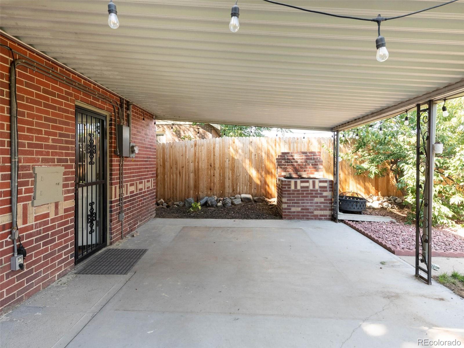 2886 Dexter Street