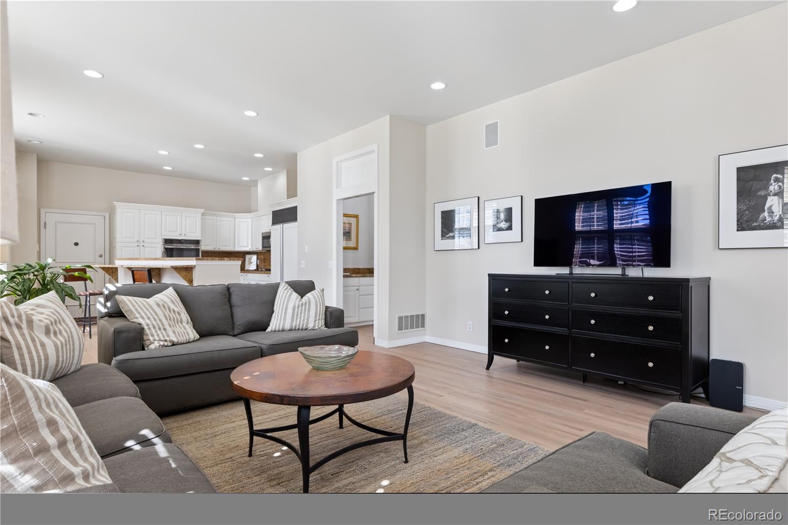 301 Garfield Street Unit: 1E