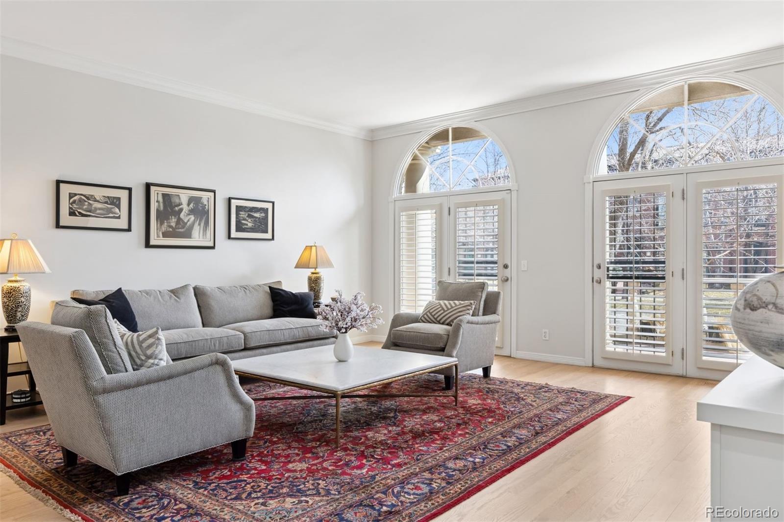 301 Garfield Street Unit: 1E