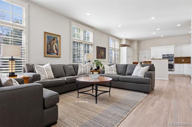 301 Garfield Street Unit: 1E