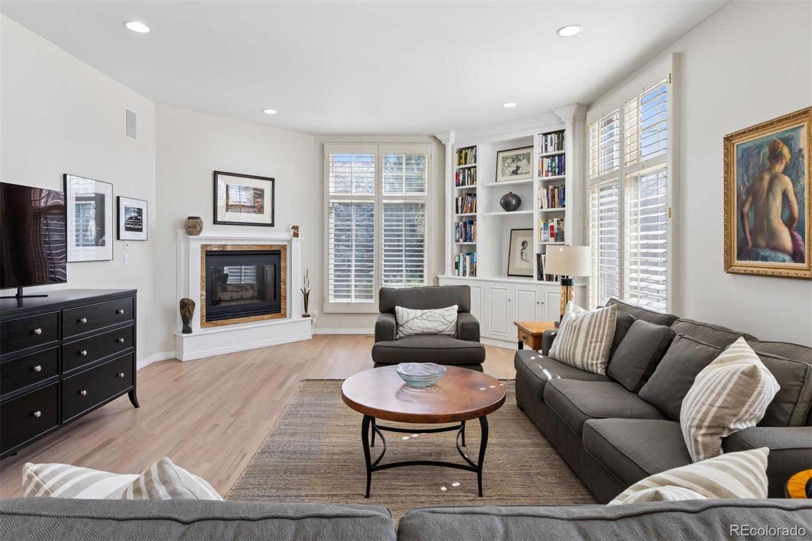 301 Garfield Street Unit: 1E