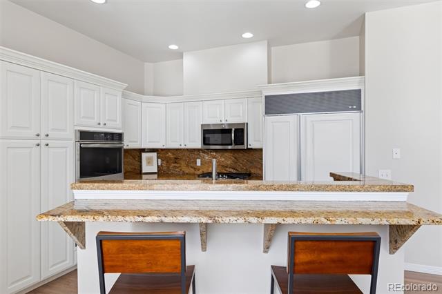 301 Garfield Street Unit: 1E