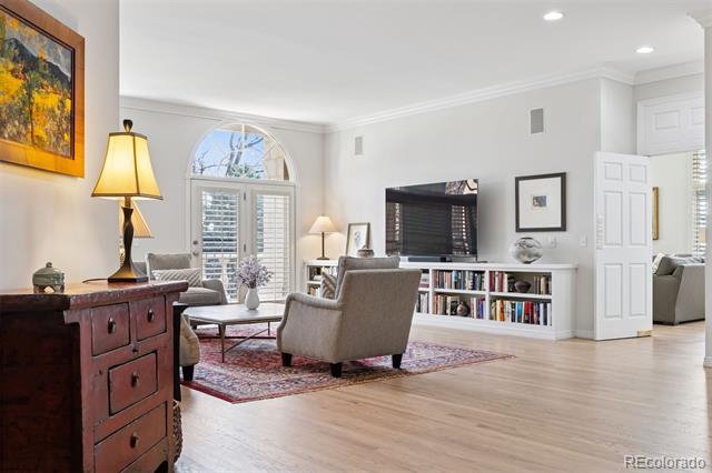 301 Garfield Street Unit: 1E