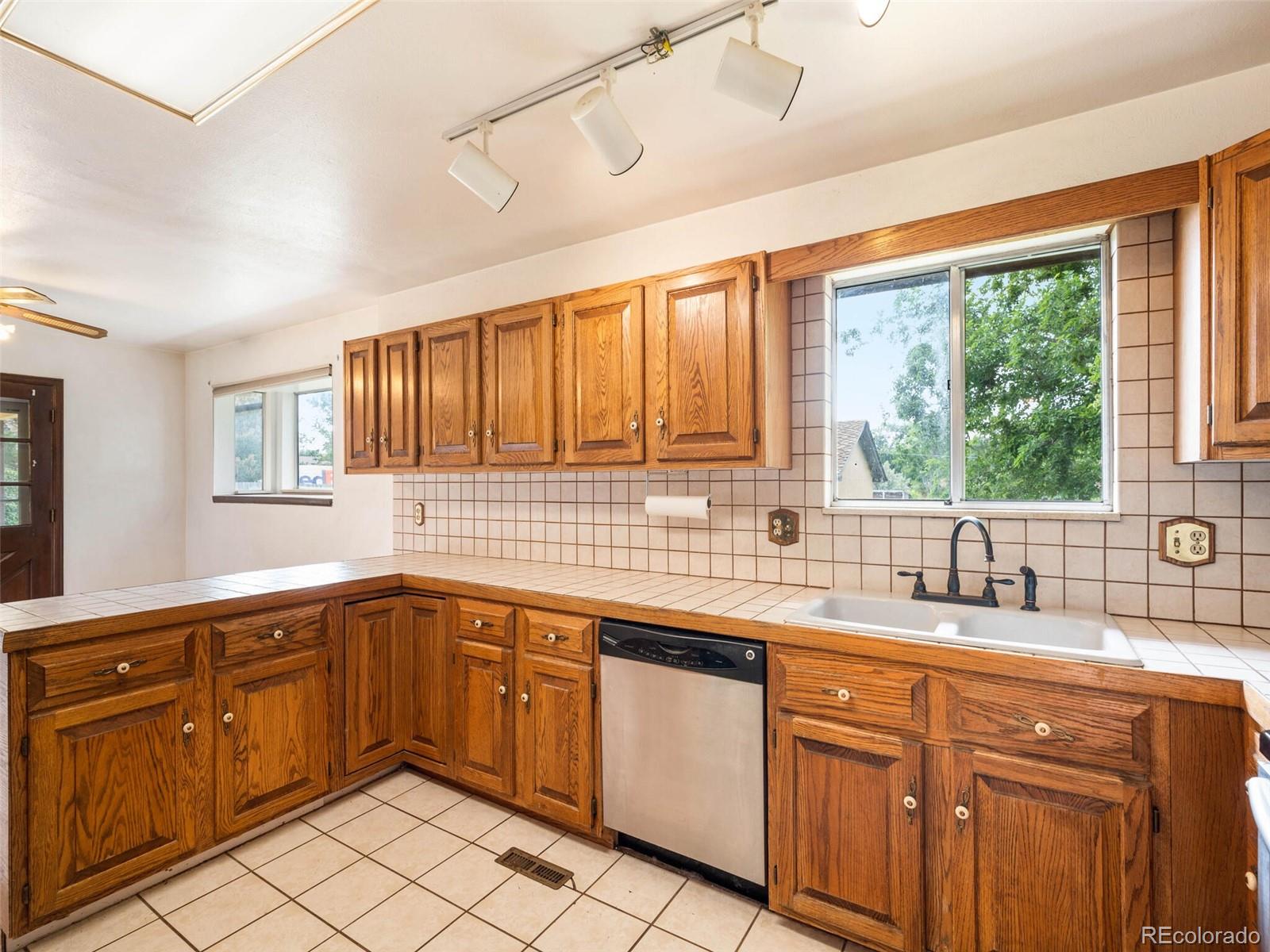 3451 S Oak Court