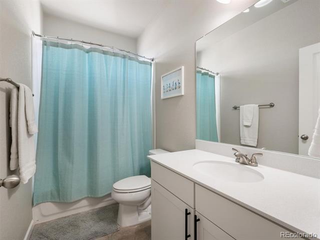 728 Larkspur Court