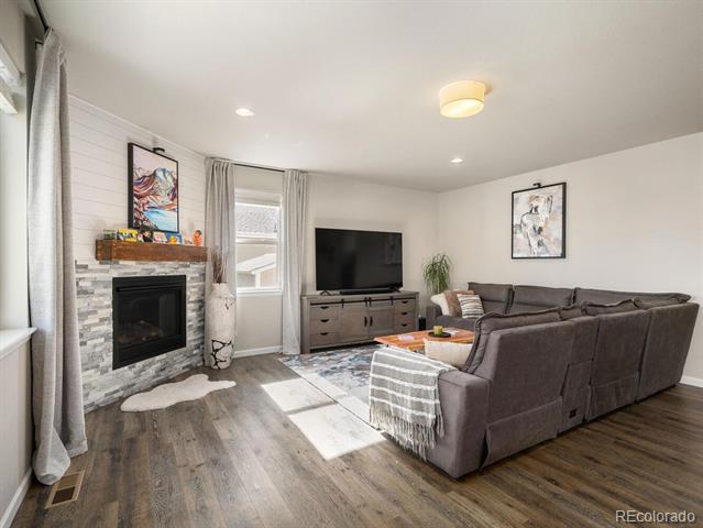 728 Larkspur Court