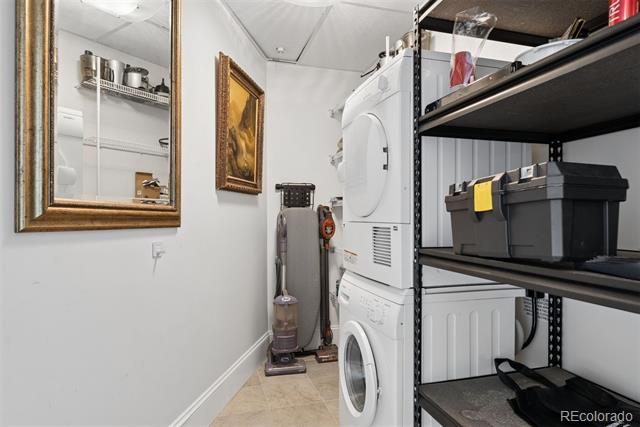 2001 N Lincoln Street Unit: 2310