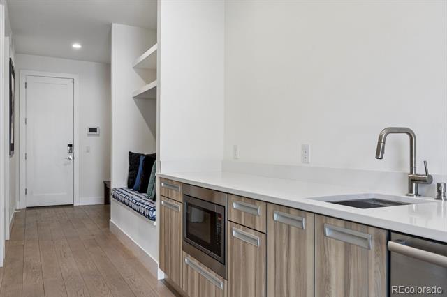 2821 E Cedar Avenue Unit: 17