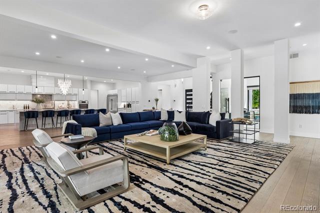 2821 E Cedar Avenue Unit: 17