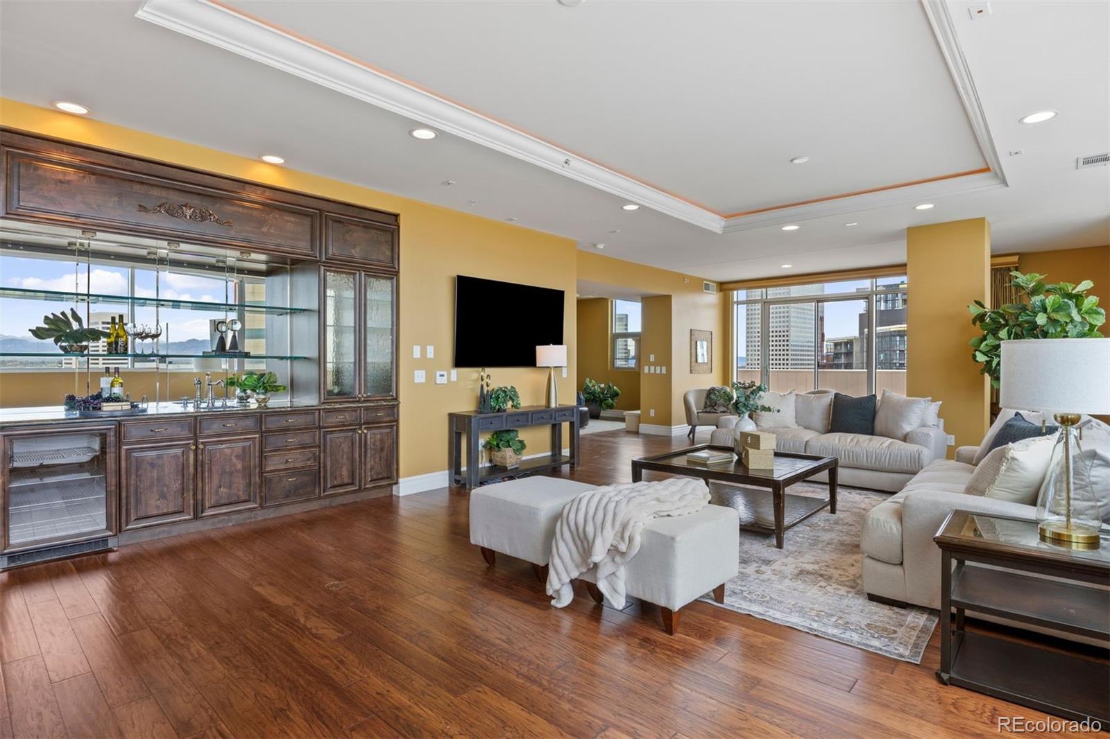 2001 Lincoln Street Unit: 2820