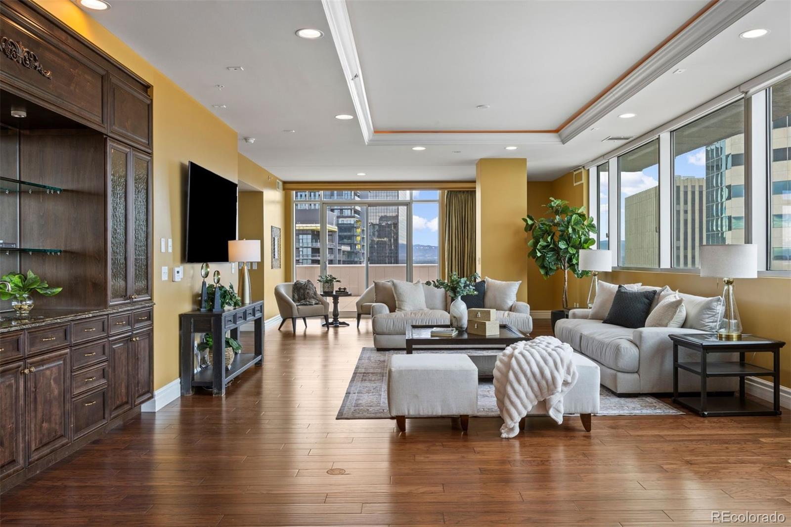 2001 Lincoln Street Unit: 2820