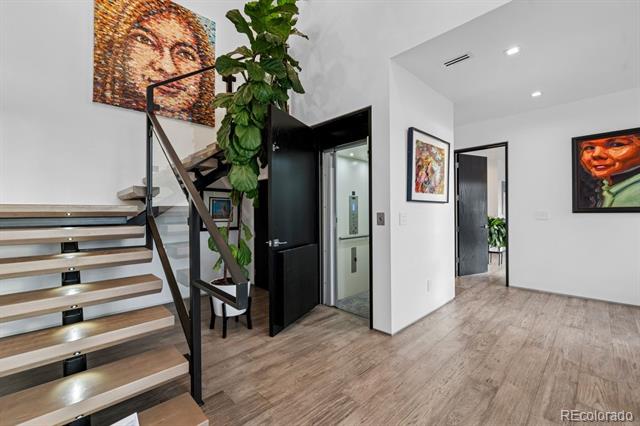 562 Steele Street