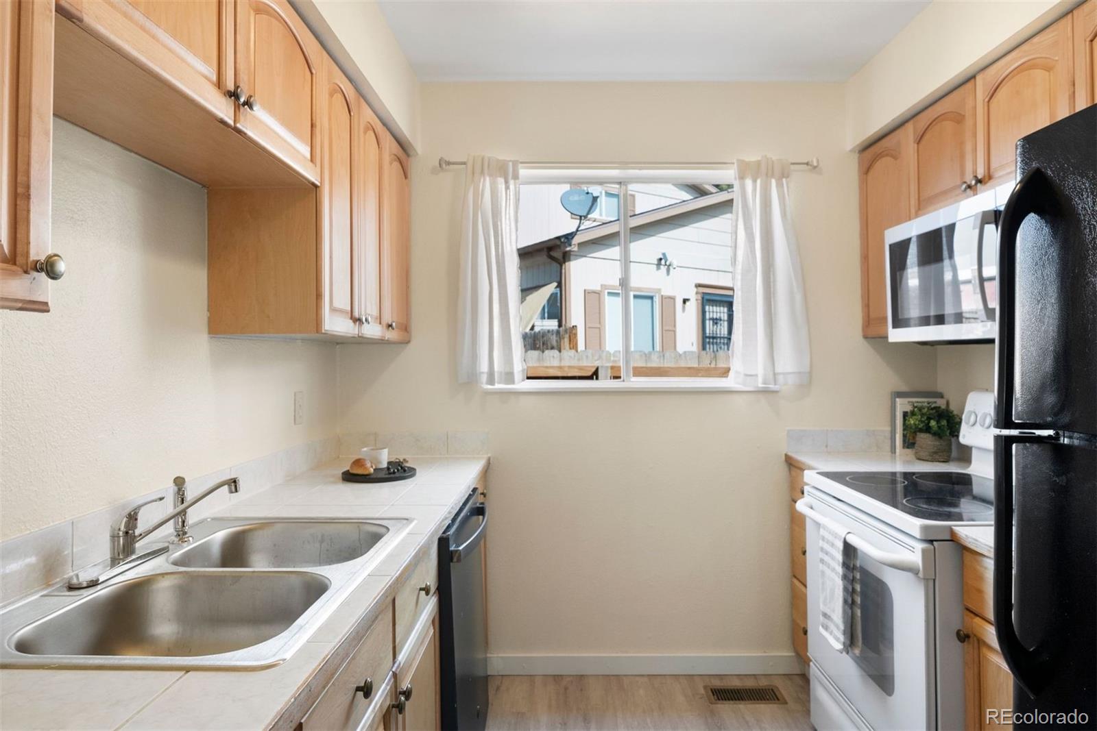 2347 Rainbow Drive Unit: B