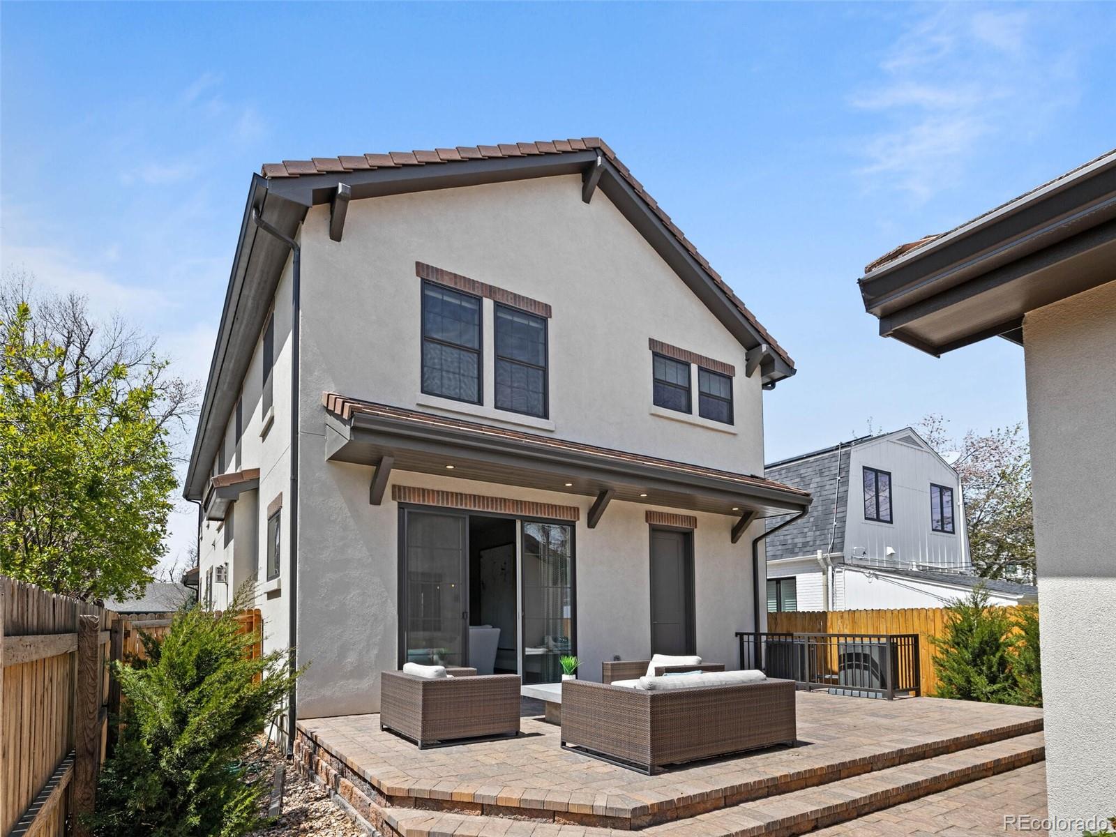 906 S Vine Street
