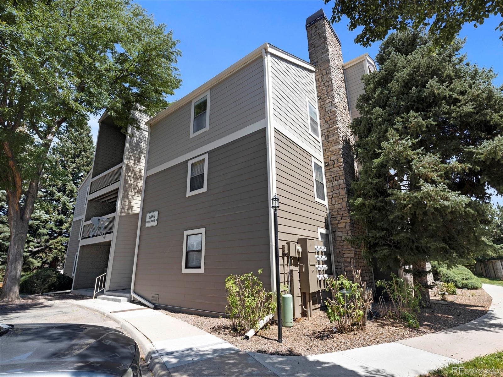 4866 S Dudley Street Unit: 3-2