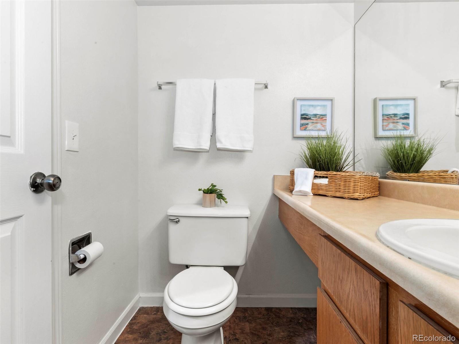 4866 S Dudley Street Unit: 3-2