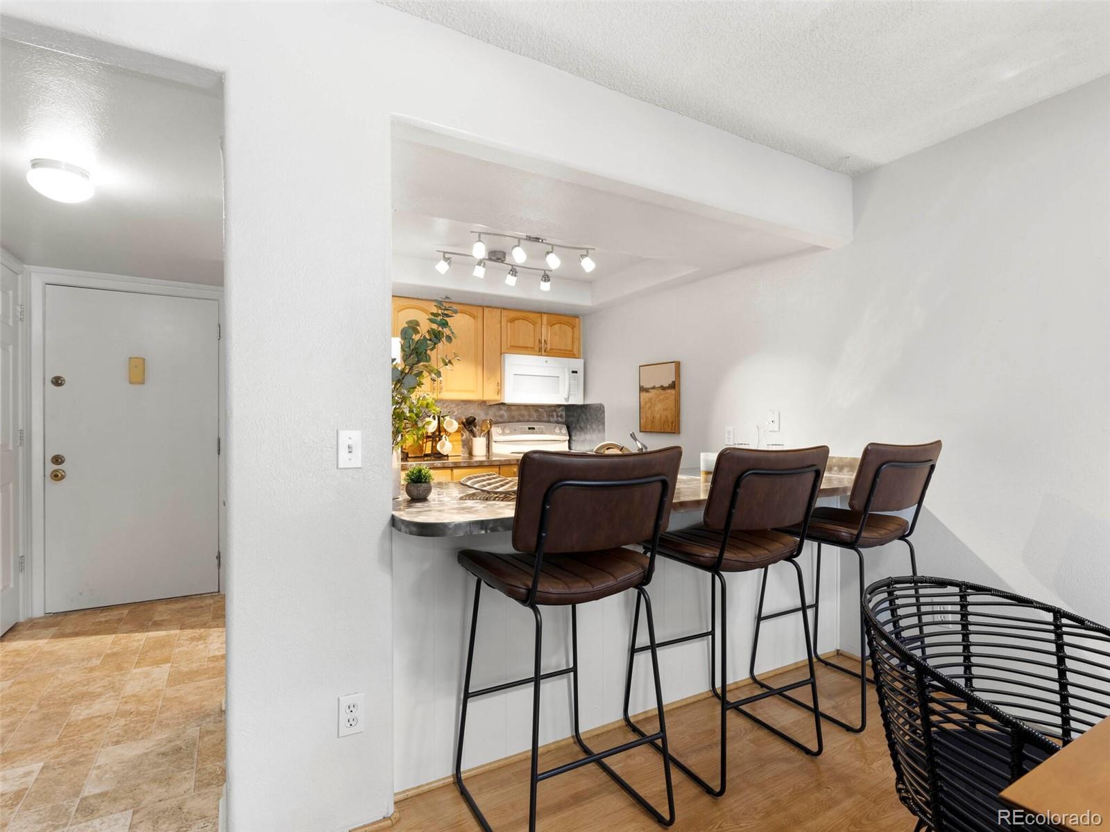 4866 S Dudley Street Unit: 3-2