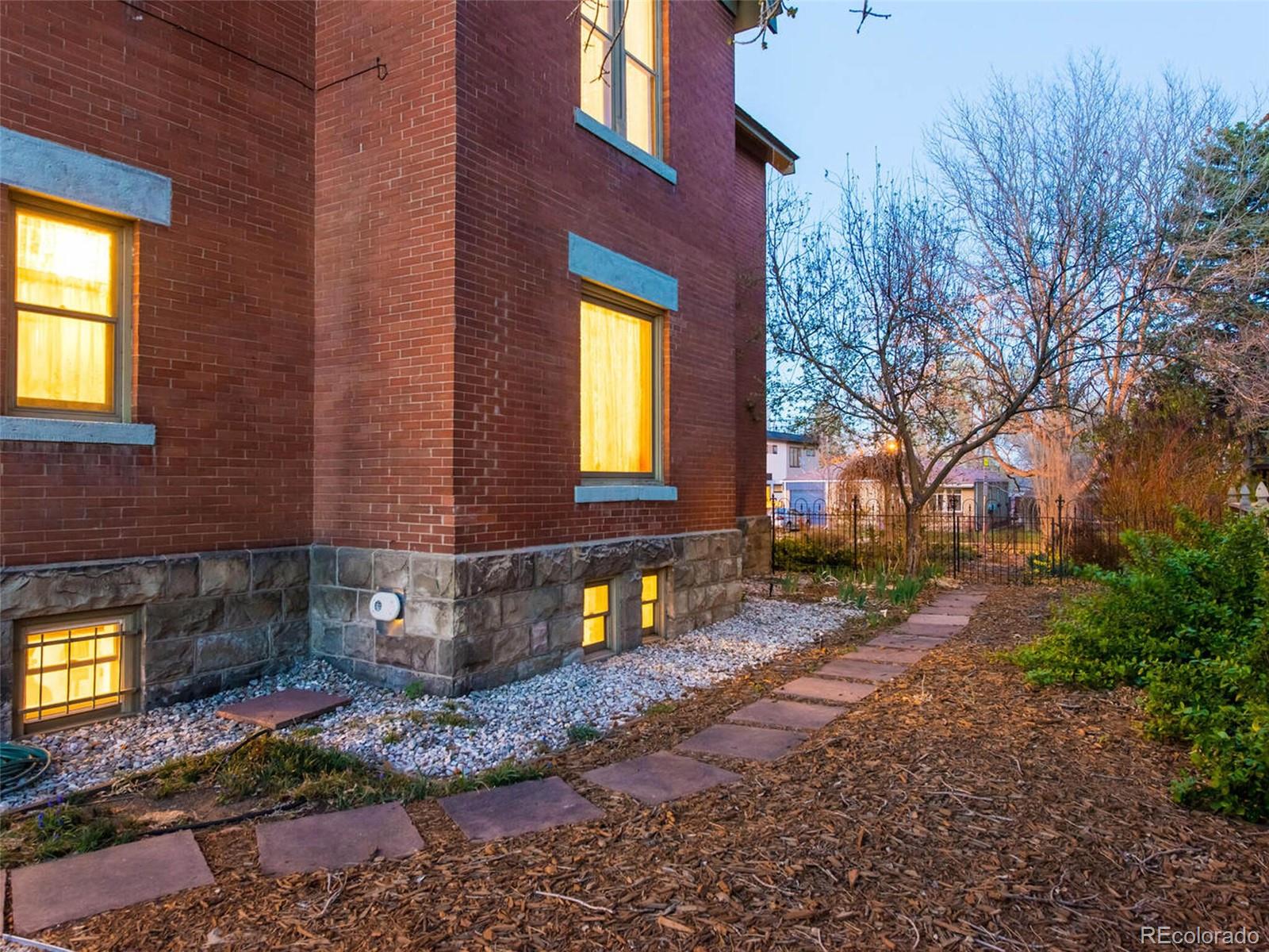 3529 Wyandot Street