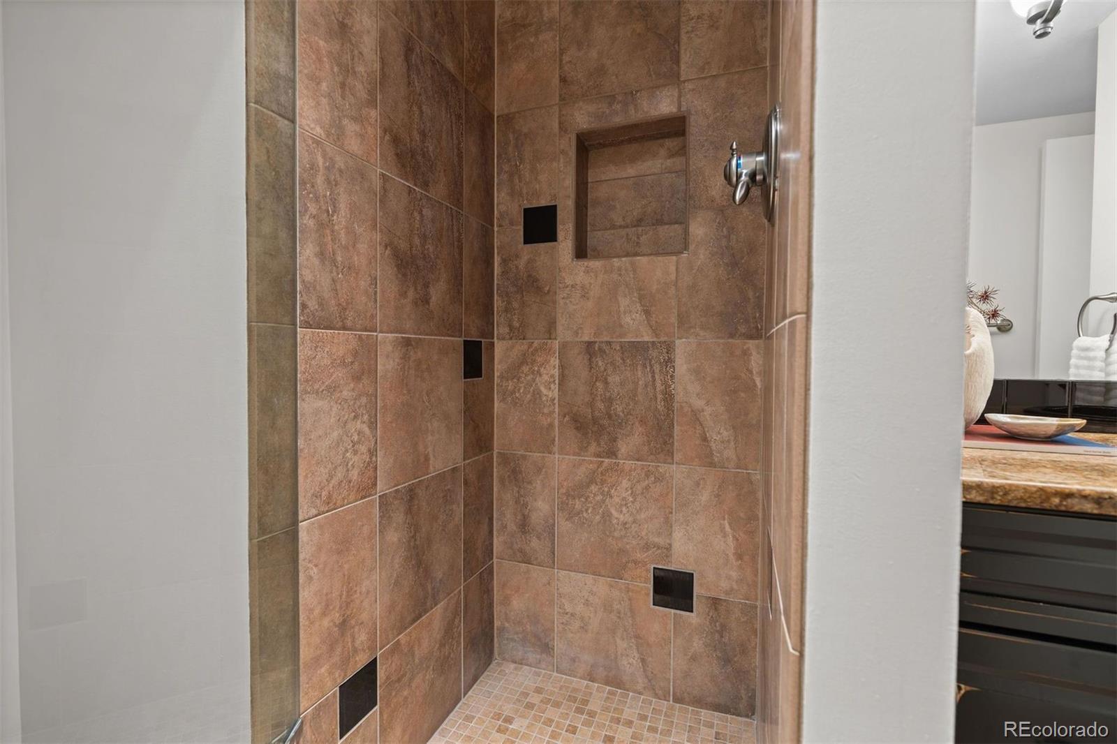 1777 Larimer Street Unit: 2102