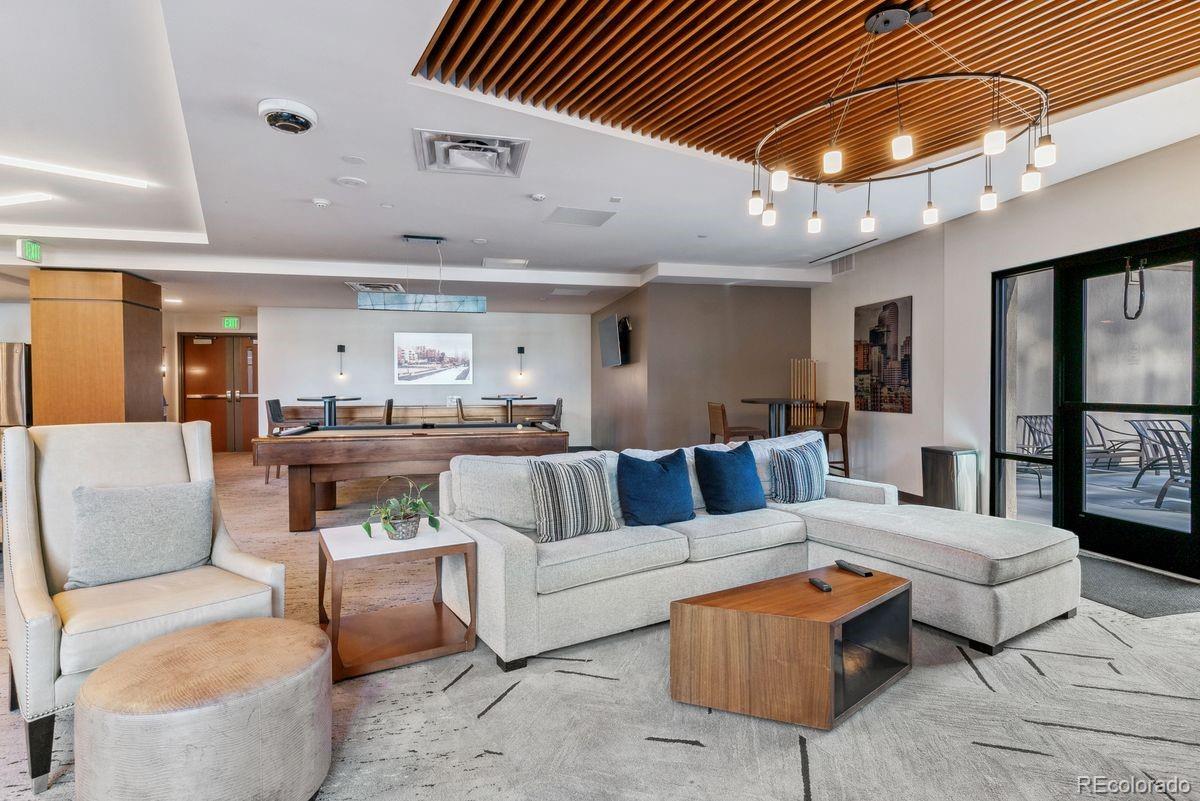 1777 Larimer Street Unit: 2102