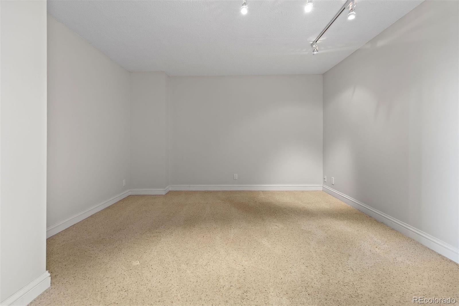 1777 Larimer Street Unit: 2102
