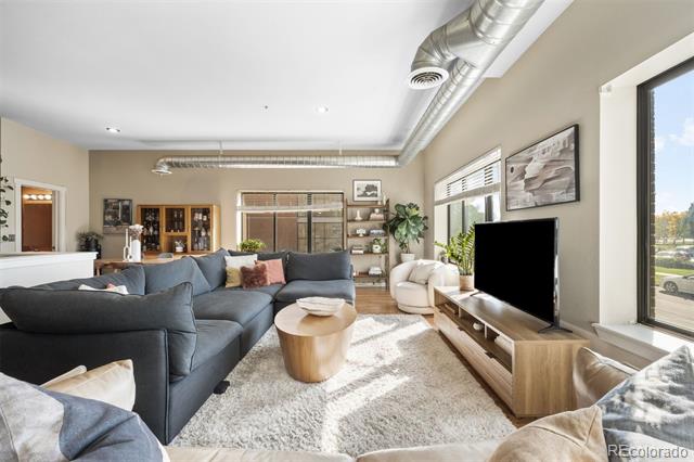 70 W 6th Avenue Unit: 100