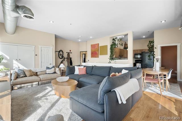 70 W 6th Avenue Unit: 100