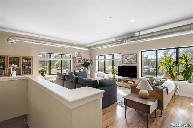 70 W 6th Avenue Unit: 100