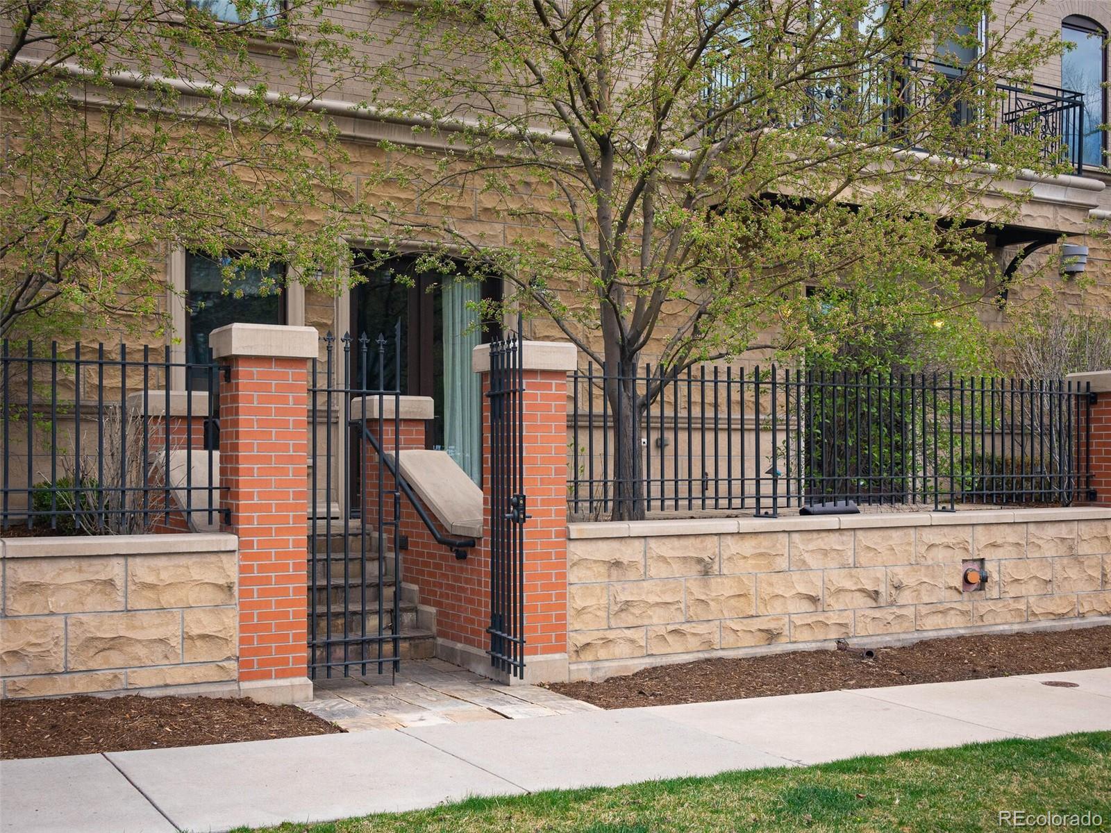 2411 E 5th Avenue Unit: 101