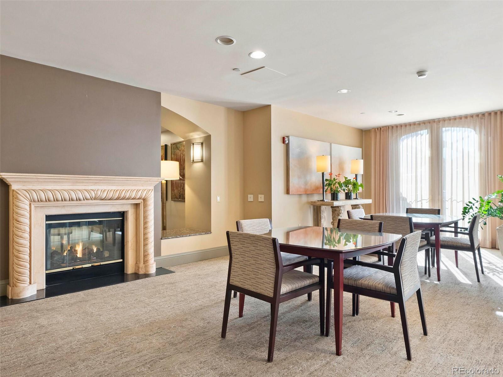 400 E 3rd Avenue Unit: 206