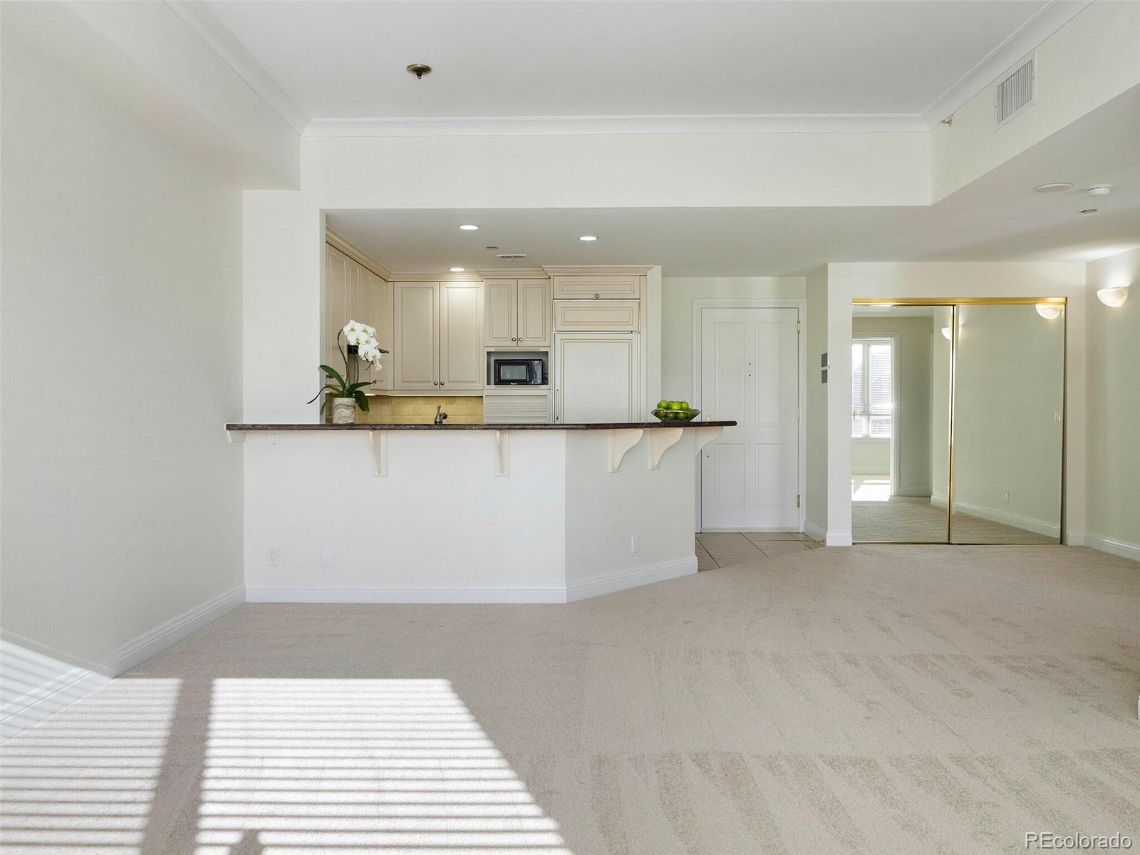 400 E 3rd Avenue Unit: 206