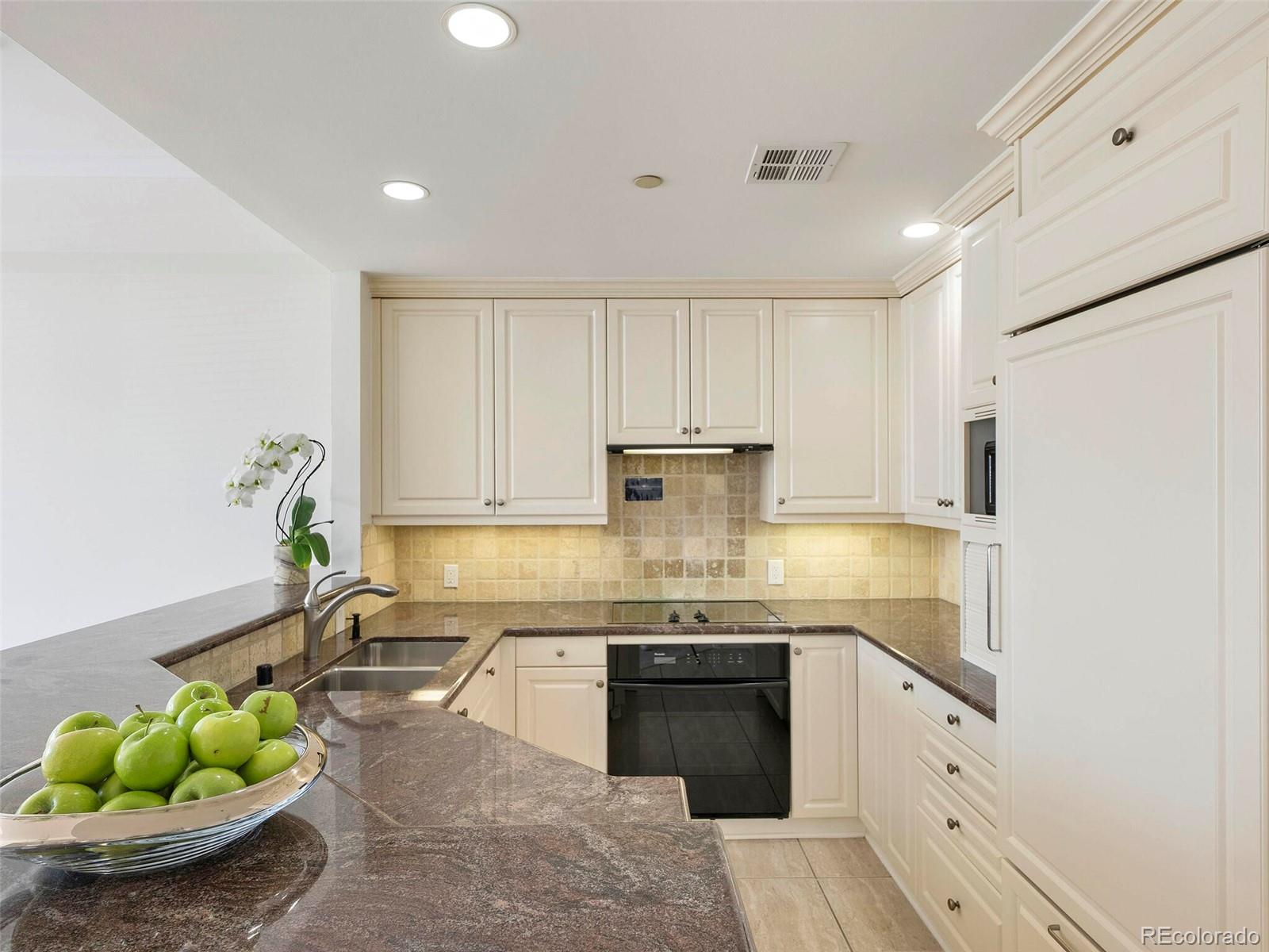 400 E 3rd Avenue Unit: 206