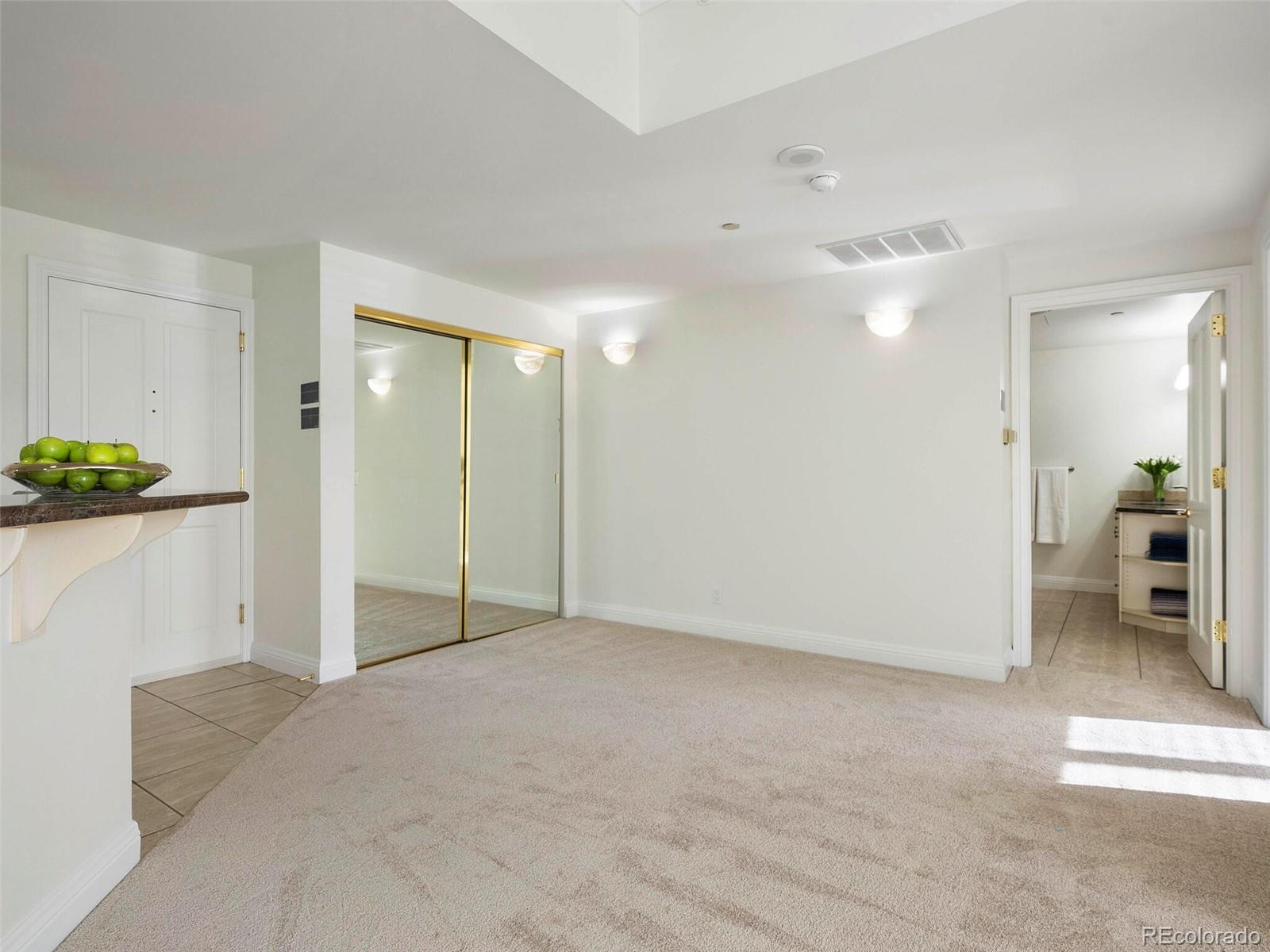 400 E 3rd Avenue Unit: 206