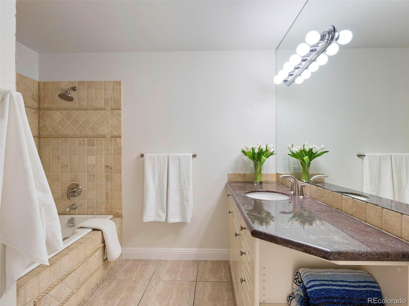 400 E 3rd Avenue Unit: 206