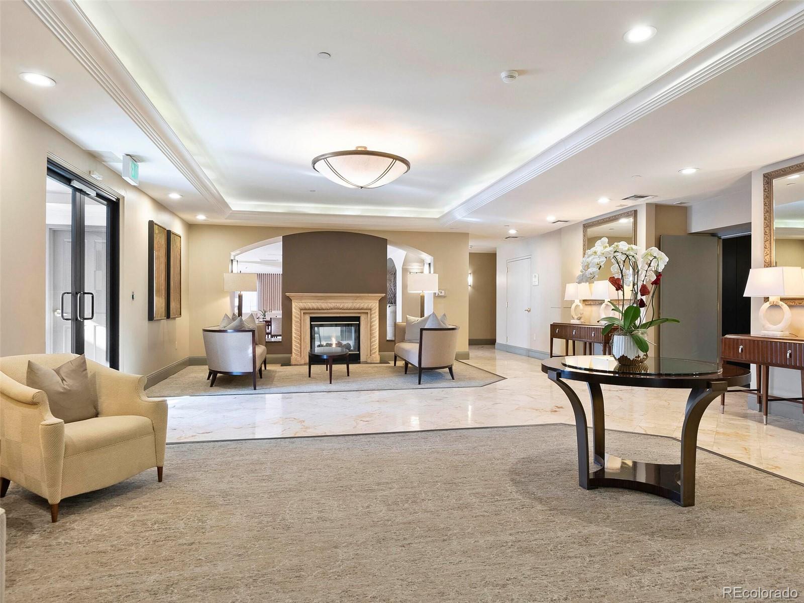 400 E 3rd Avenue Unit: 206