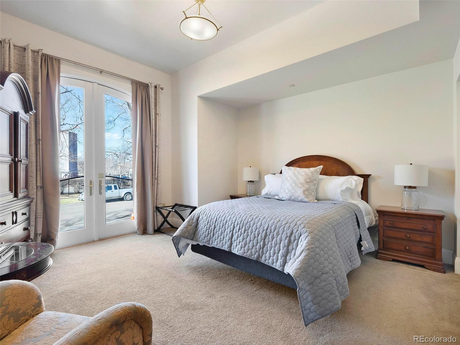 400 E 3rd Avenue Unit: 206