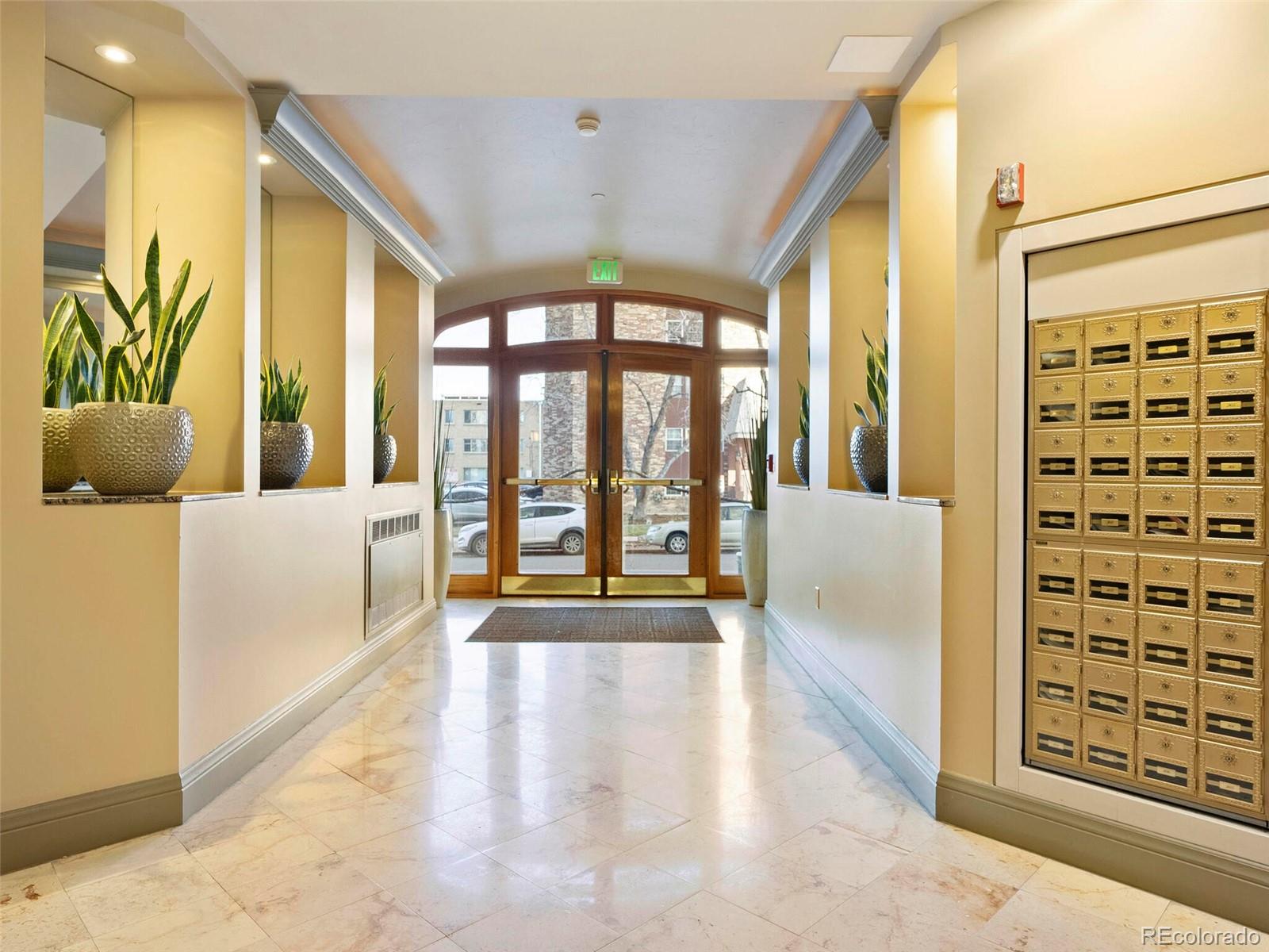 400 E 3rd Avenue Unit: 206