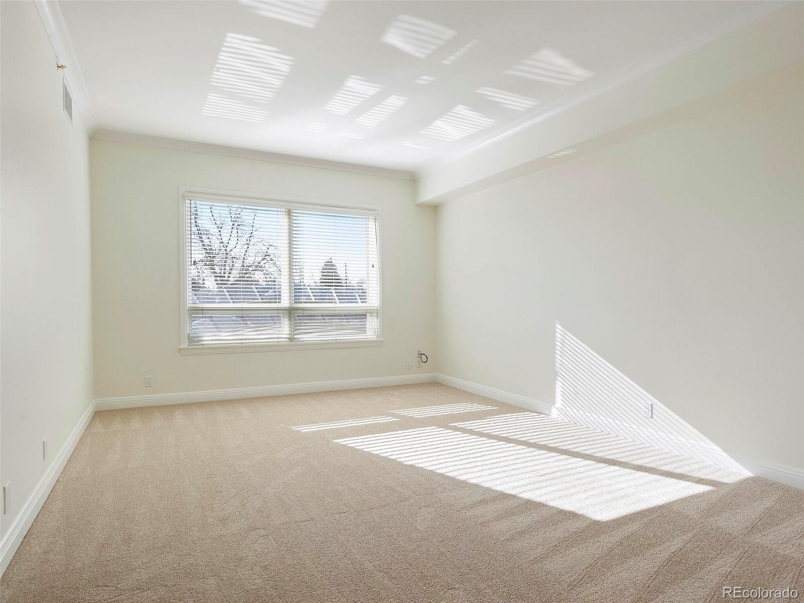 400 E 3rd Avenue Unit: 206