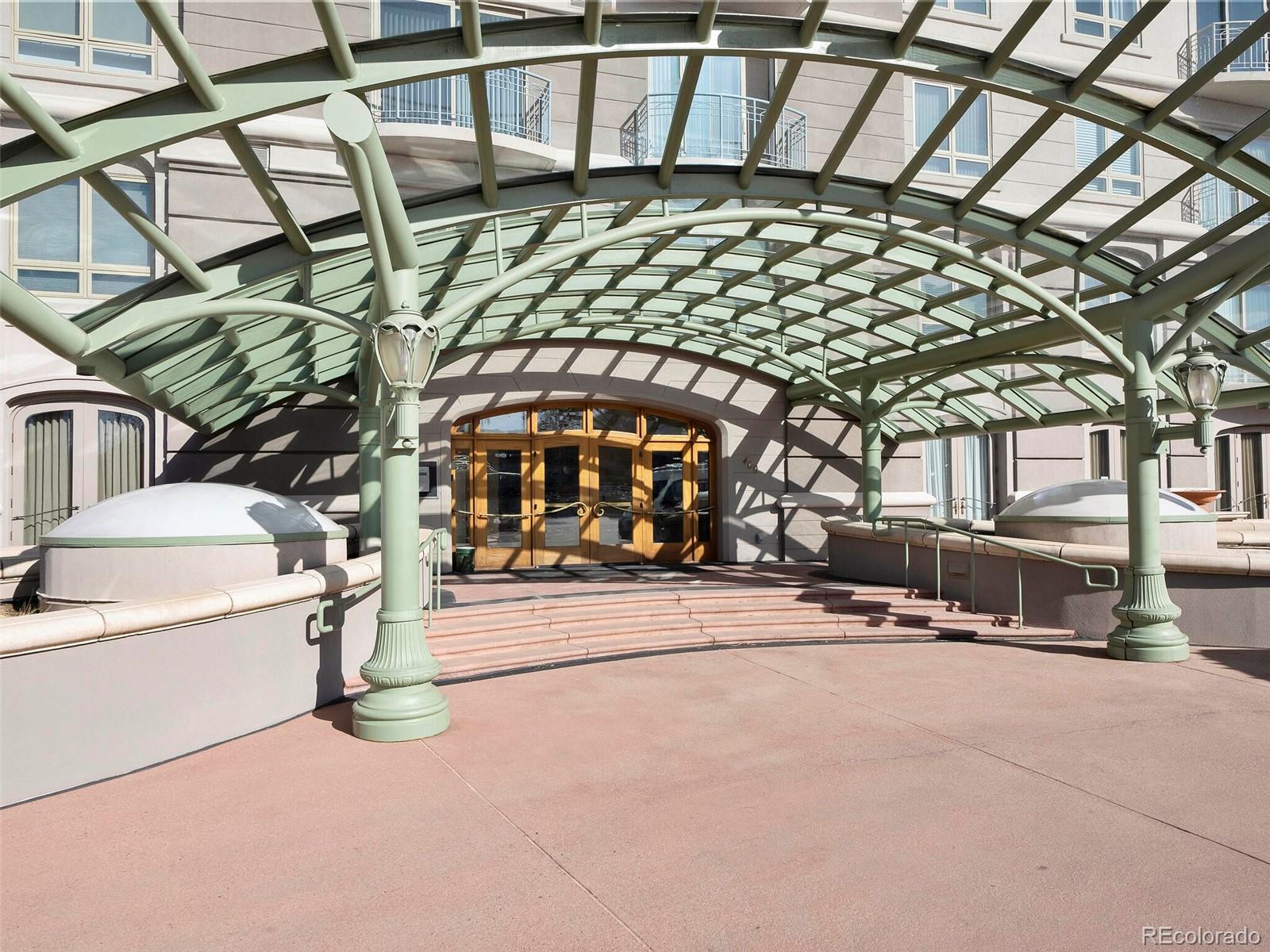 400 E 3rd Avenue Unit: 206
