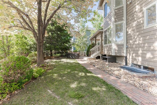 3922 Broadmoor Loop